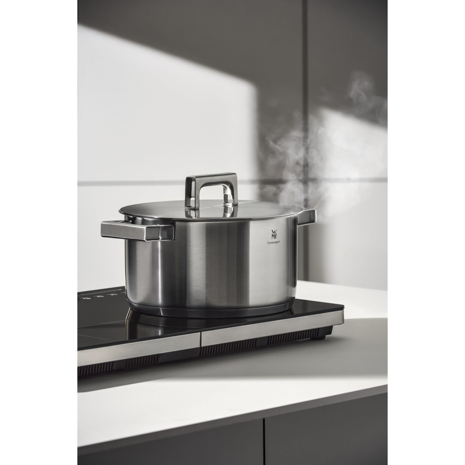 wmf-ultimate-cool-kochtopf-24-cm-mit-edelstahldeckel-fleischtopf-induktion-5-7-l image 2