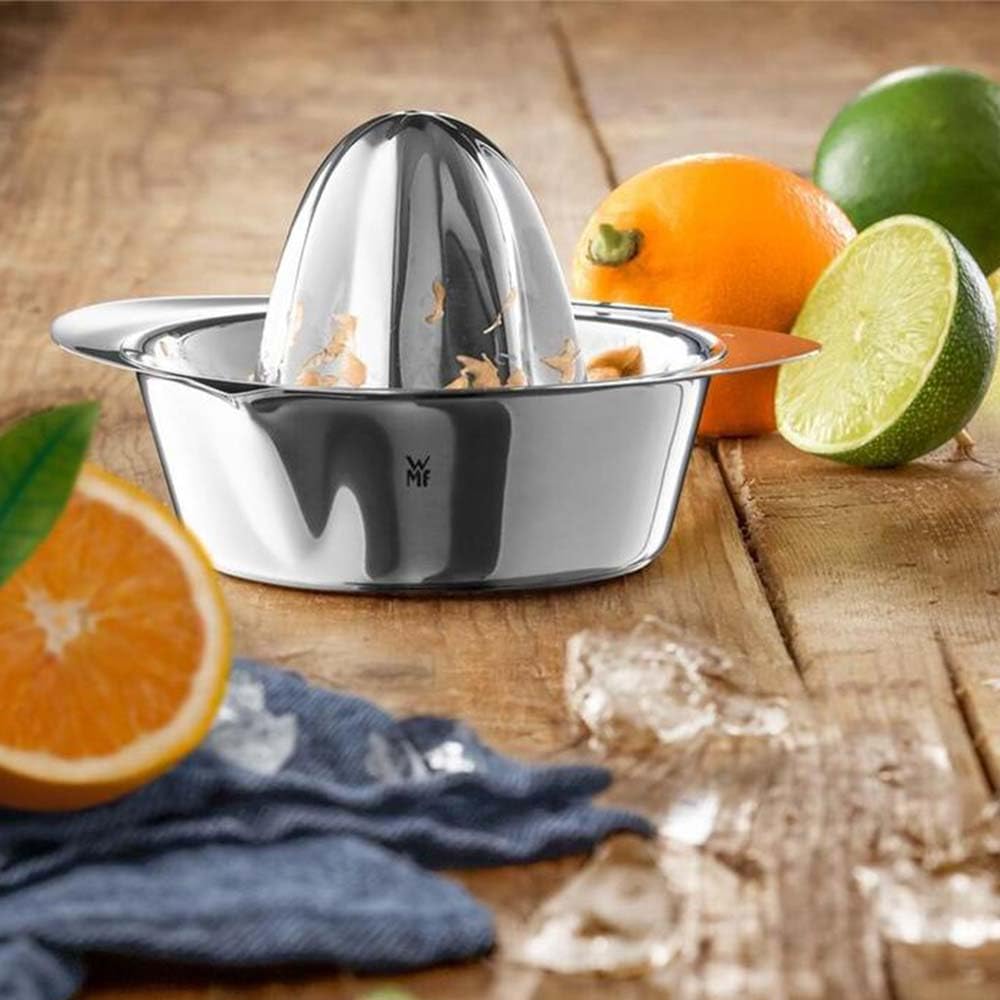 wmf-gourmet-zitronenpresse-edelstahl-13-cm-manuelle-zitruspresse-mit-ausgie-er-u image 5