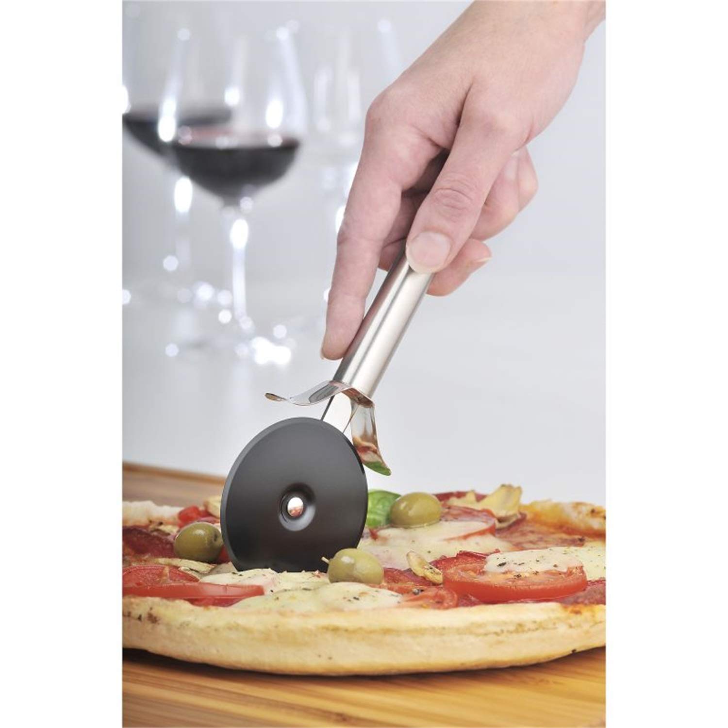wmf-profi-plus-pizzaschneider-19-8-cm-pizzaroller-mit-beschichtetem-teigrad-crom image 2