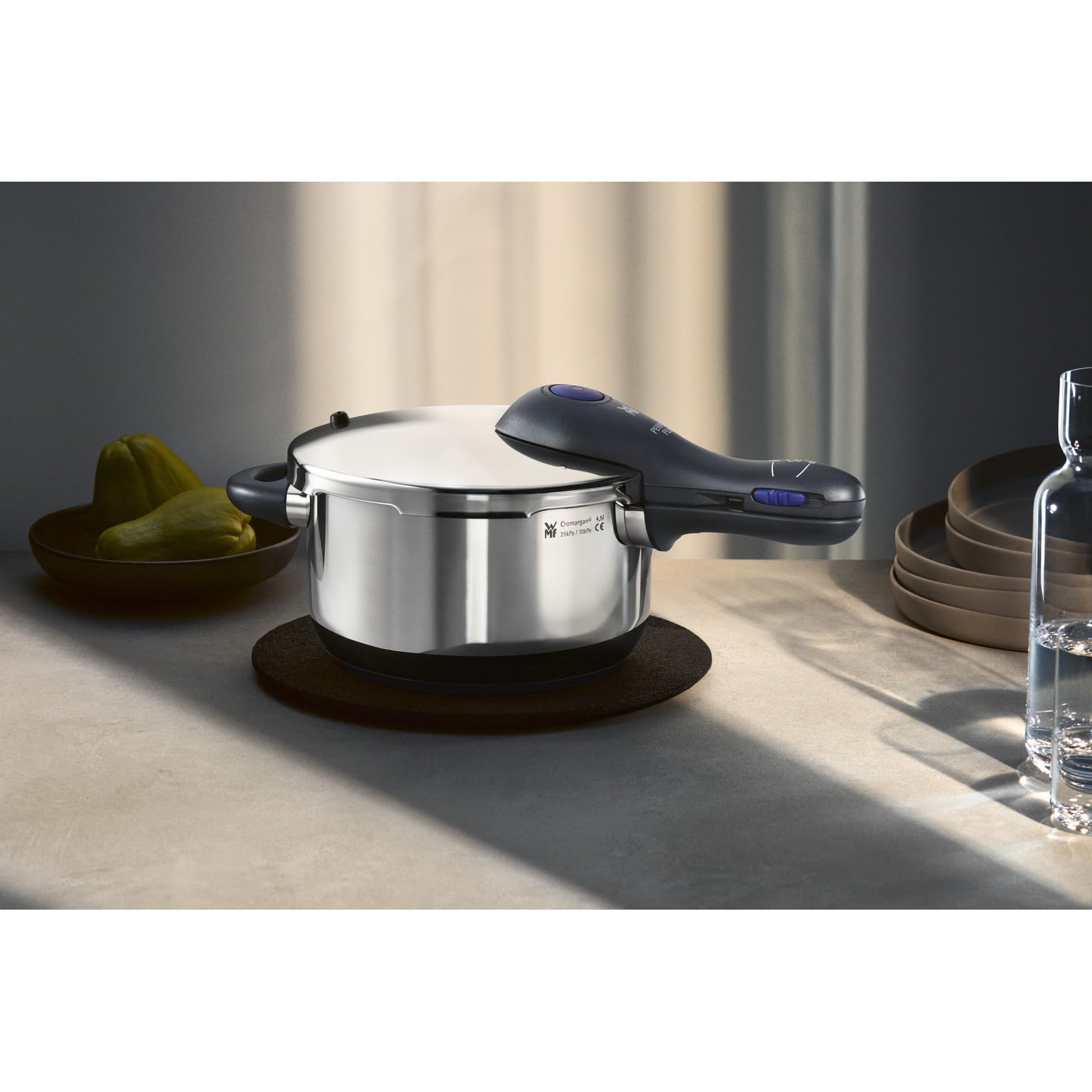 wmf-perfect-plus-one-pot-schnellkochtopf-induktion-4-5-l-dampfkochtopf-mit-flamm image 2