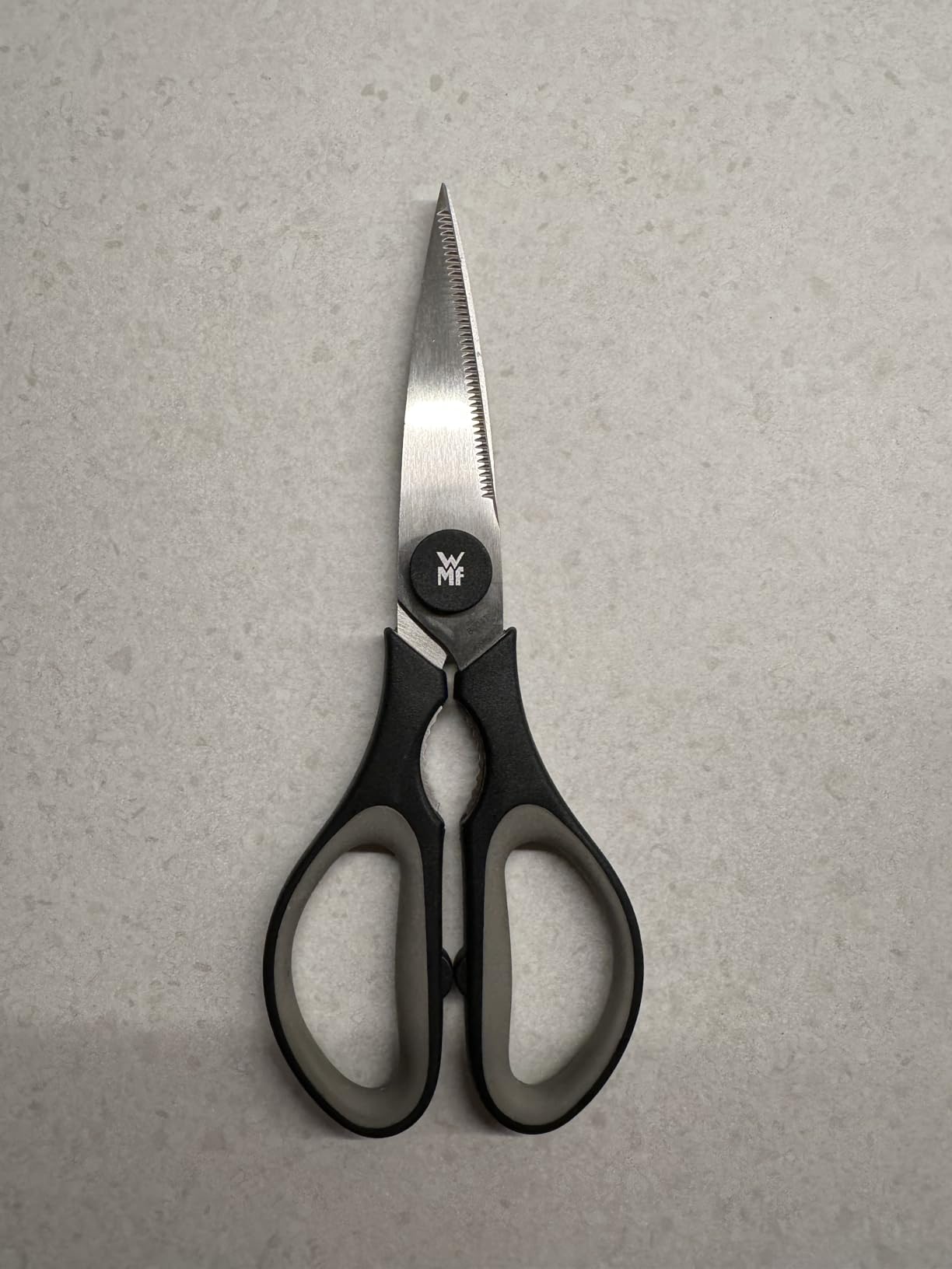 Gute Schere mit kleinem Haken