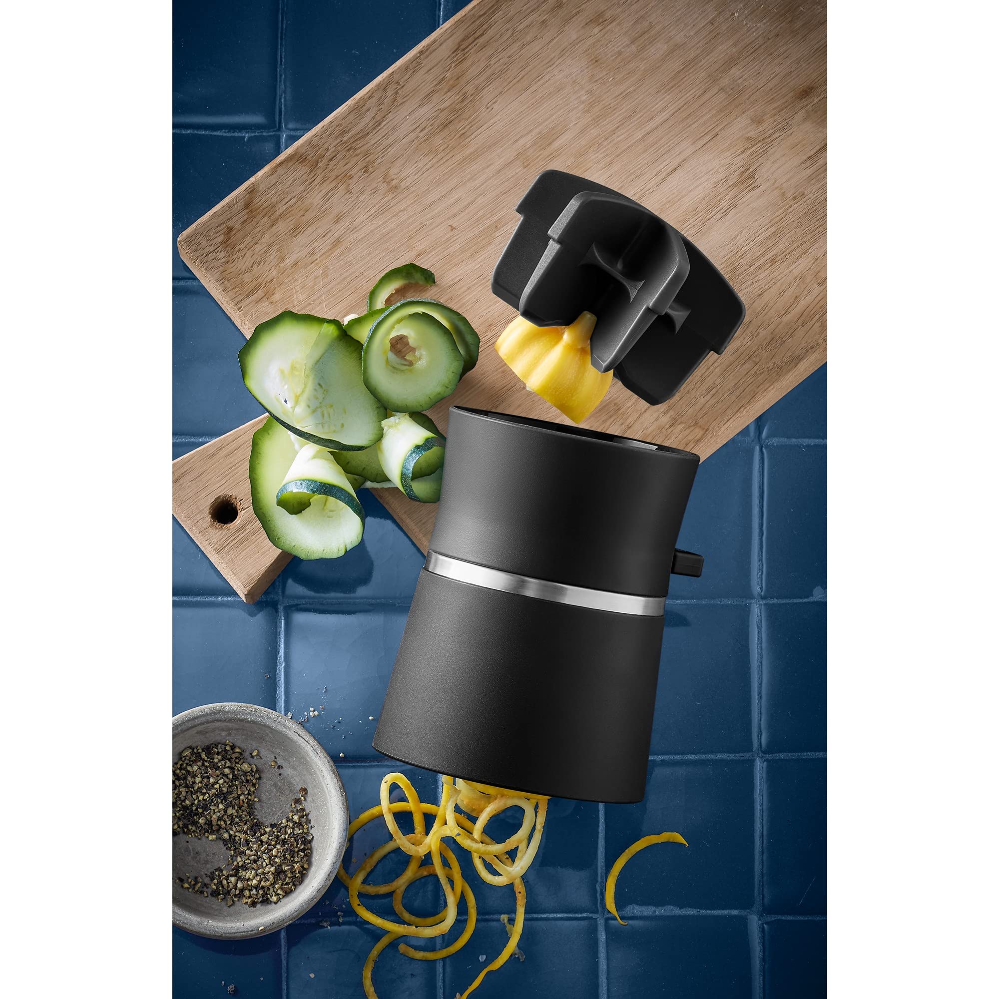 wmf-gourmet-spiralschneider-manuell-mit-restehalter-2-eins-tze-f-r-zoodles-und-g image 2